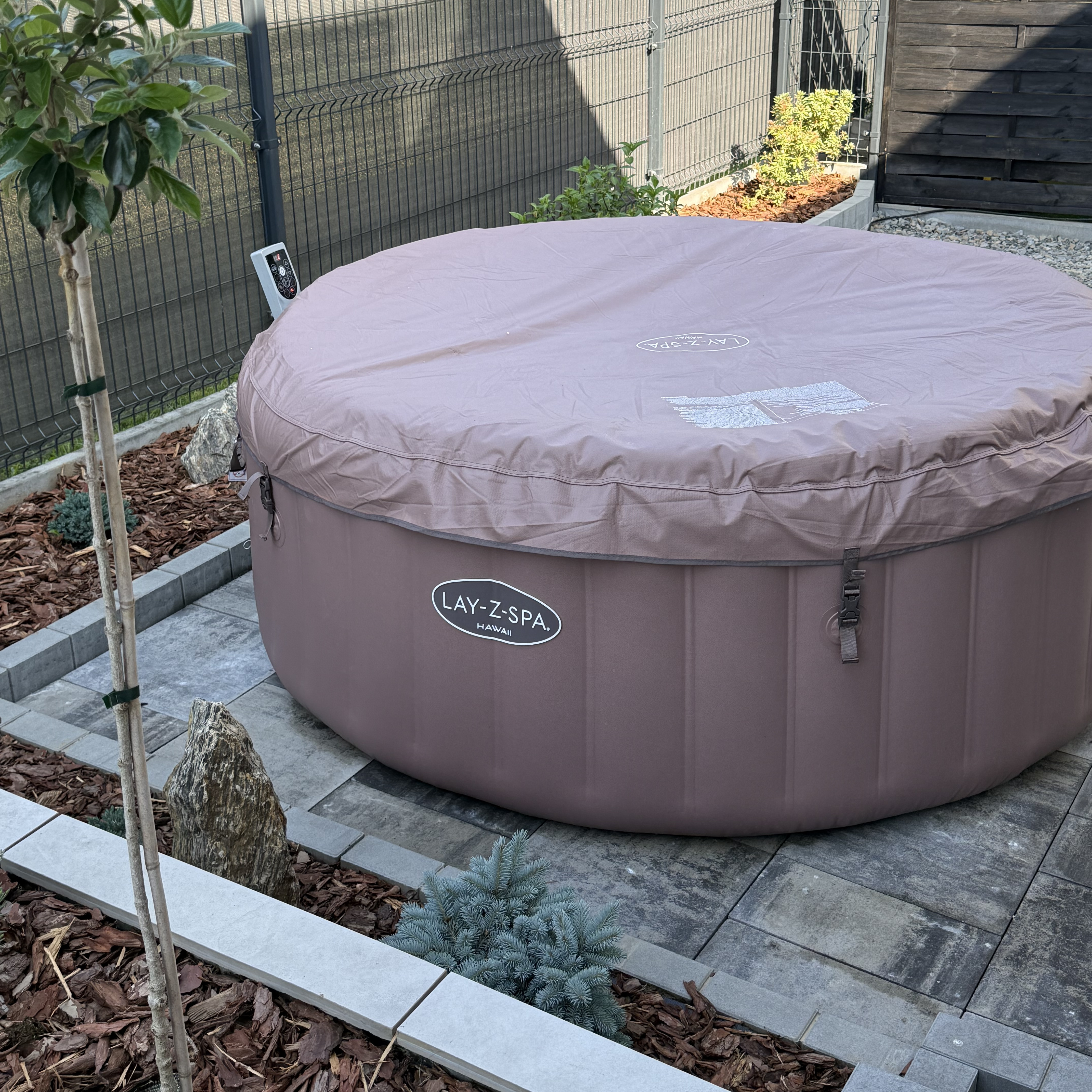 Jacuzzi dmuchane LAY-Z-SPA® HAWAII SMART AIRJET™  dla 4-6 osób Terracotta Round - BESTWAY 6001G  zdjęcie realizacji 3