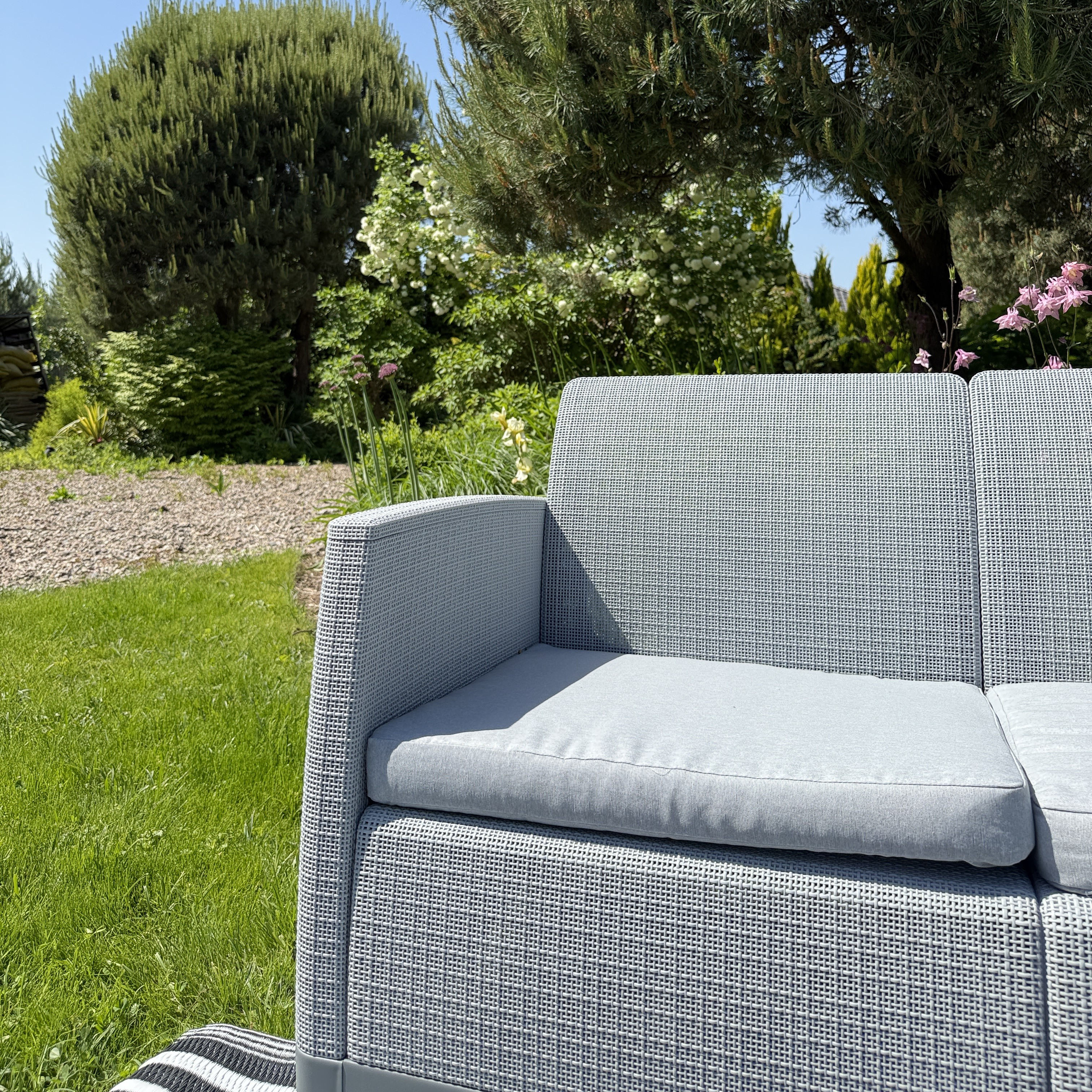 Zestaw tarasowy SCANDI FORMA SET 2 Grey – Keter zdjęcie realizacji 4