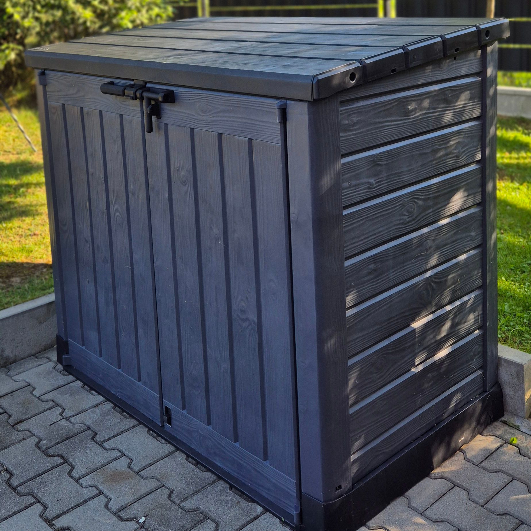 Schowek ogrodowy STORE IT OUT MAX 1200l Dark Grey - Keter zdjęcie realizacji 1