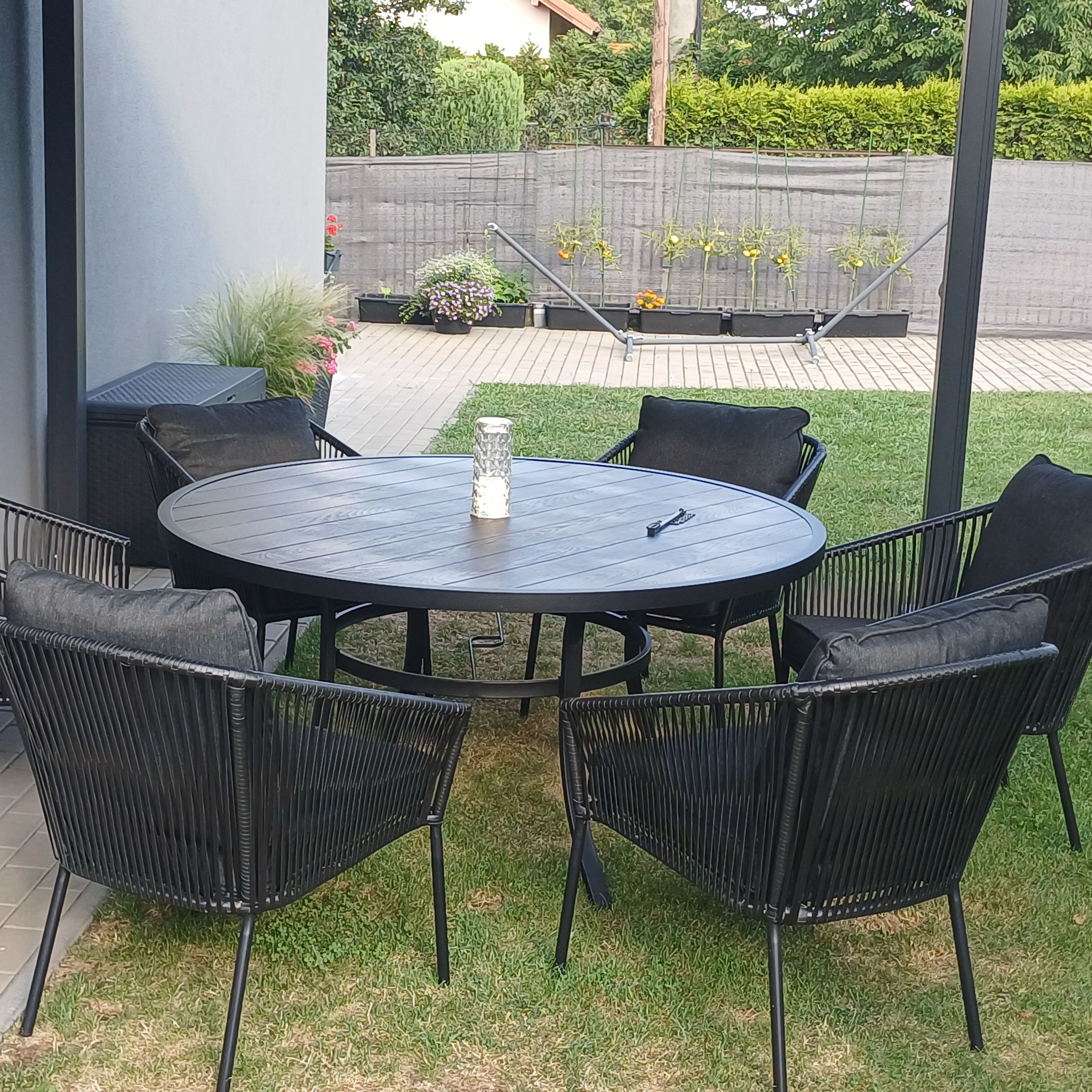 Zestaw mebli ogrodowych TAMARA DINING 6+1 Dark Grey - BJORKKA zdjęcie realizacji 3