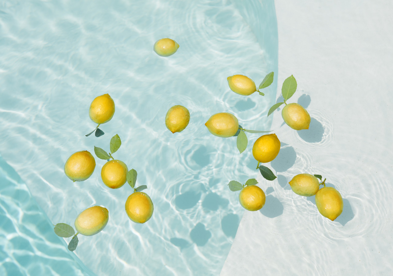 Cytryny w basenie