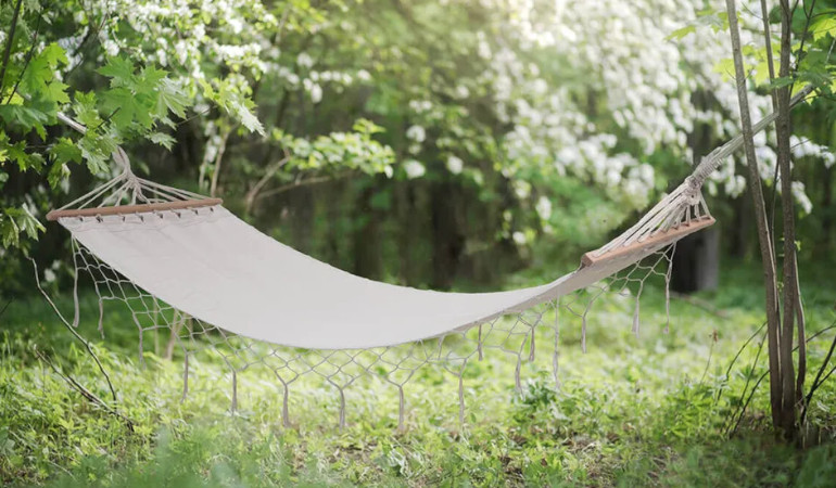 Hamak ogrodowy HAWAII Nature - Focus Garden w ogrodzie