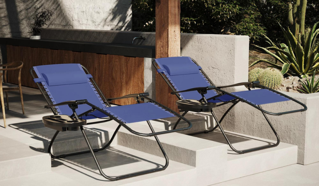 Niebieskie leżaki grawitacyjne 