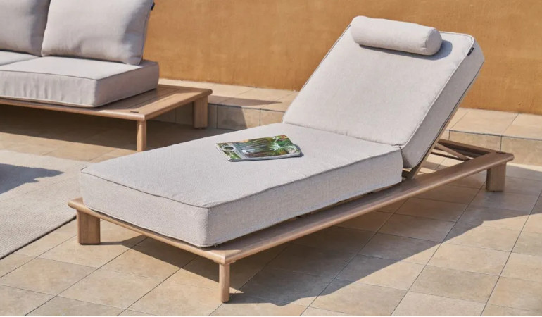 Leżak ogrodowy z poduszką MAGELLAN Wood Look - Furrore