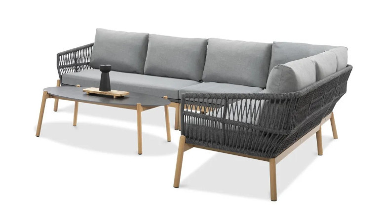 Narożnik ogrodowy w szarym kolorze na białym tle