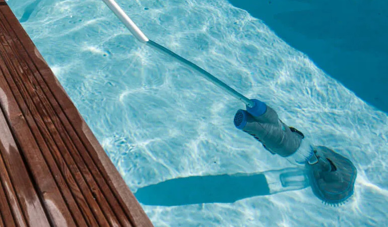 odkurzacz do czyszczenia wody w jacuzzi ogrodowym dmuchanym 