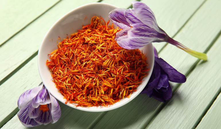Szafran w miseczce 