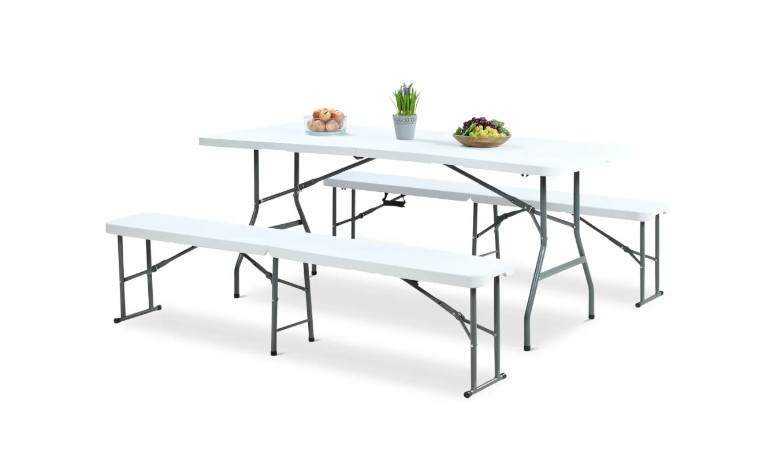 Biały zestaw cateringowy na białym tle